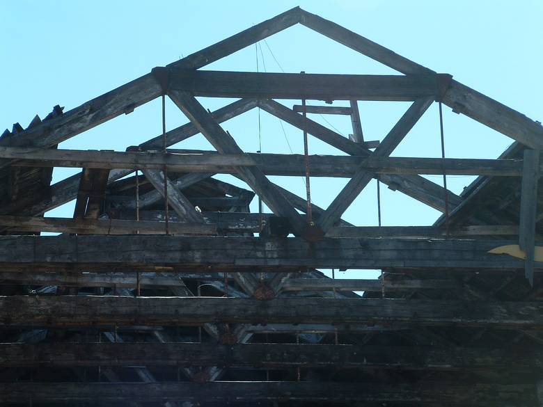 Railroad Warehouse Truss / The bottom cords of these trusses are 12x14x40--lightly hewn